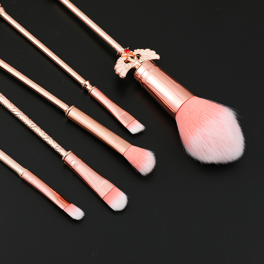 Sailor Moon Makeup Brushes Set - مراجعة Model Kit Tools وسعره