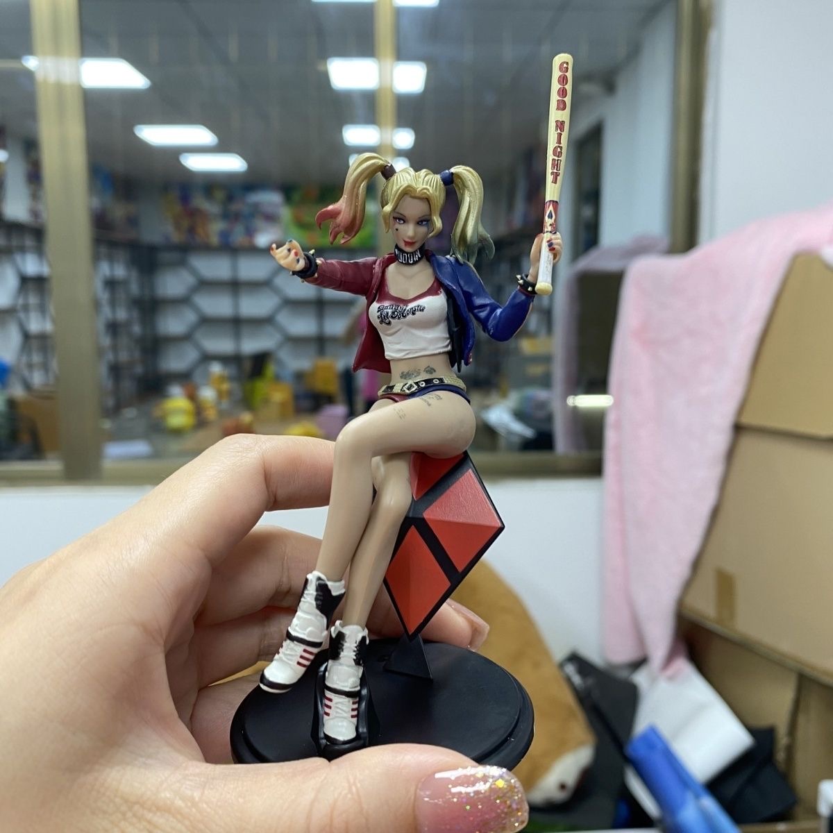 12cm Hot Birds Of Prey Harley  - مراجعة Model Kit Harley Quinn وسعره