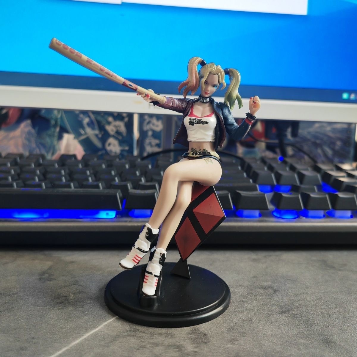 12cm Hot Birds Of Prey Harley  - مراجعة Model Kit Harley Quinn وسعره