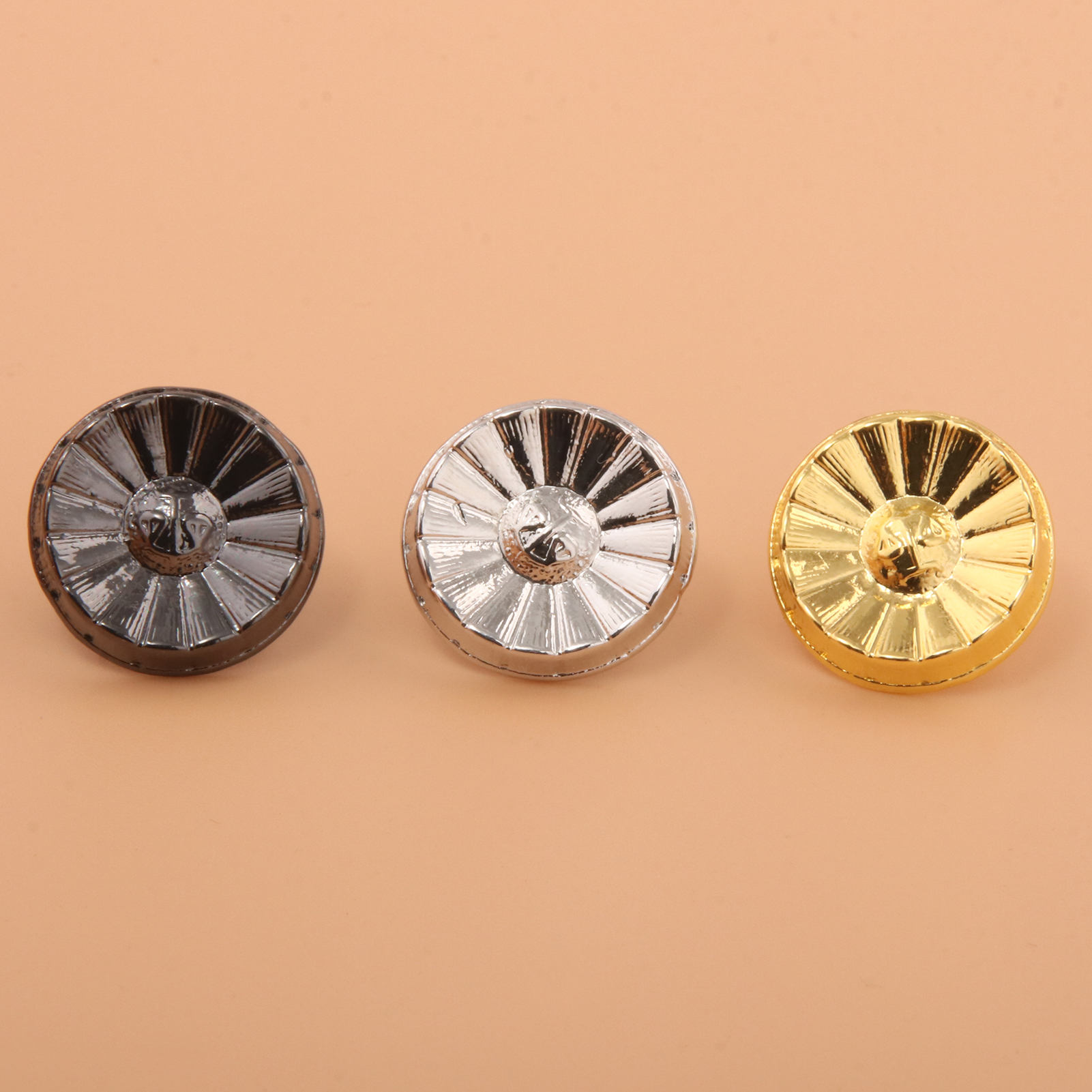 Movie Ace Attorney Enamel Pins - مراجعة Model Kit Judge وسعره