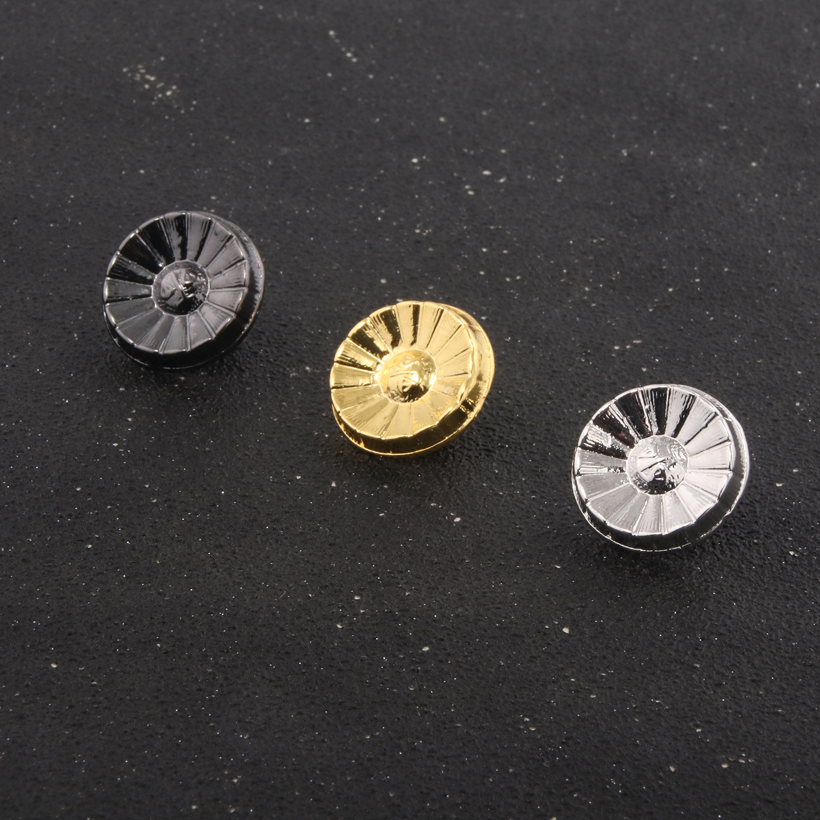 Movie Ace Attorney Enamel Pins - مراجعة Model Kit Judge وسعره
