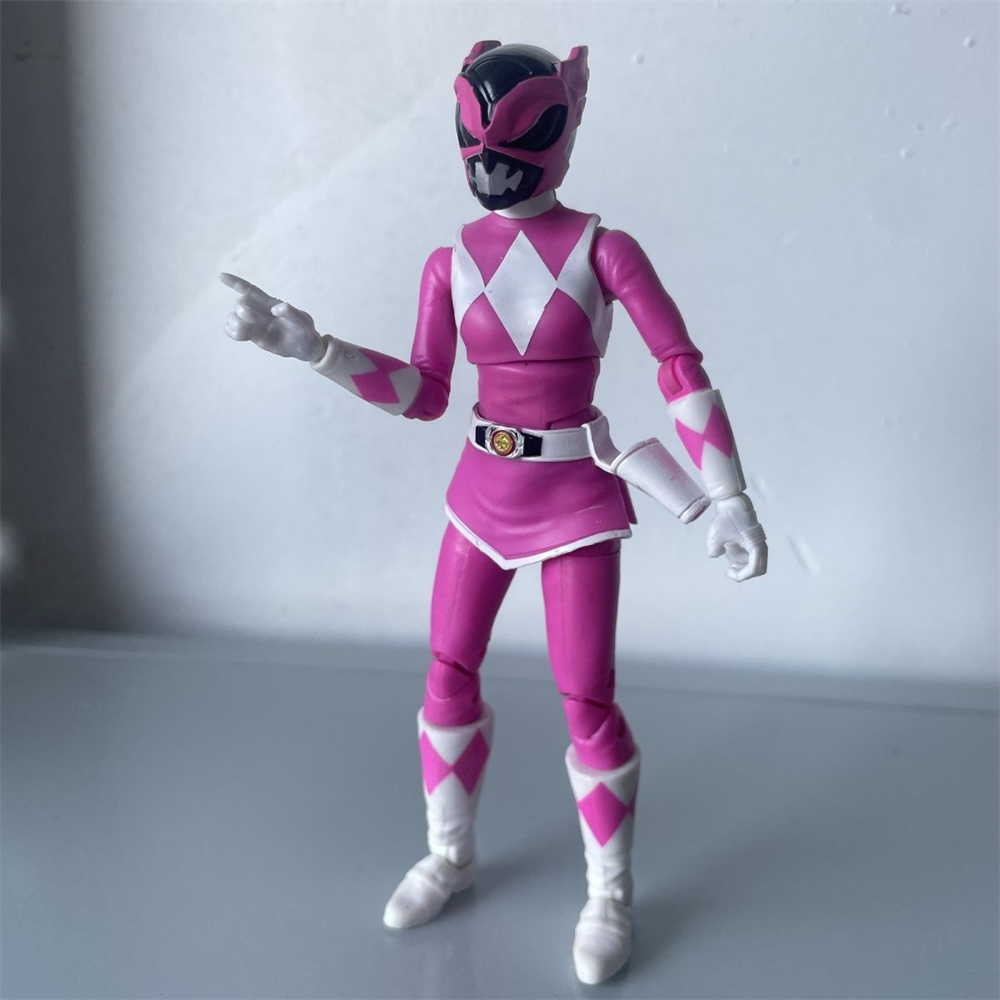 Hasbro Power Rangers Pink Rang - مراجعة Model Kit Power Rangers وسعره