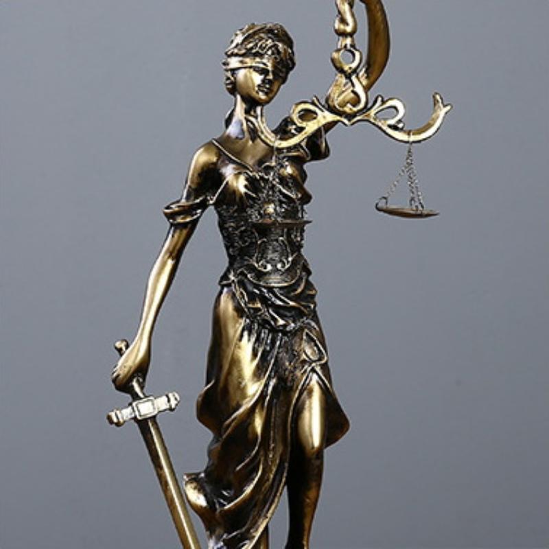 Antique Brass Lady Justice Sta - مراجعة Model Kit Judge وسعره