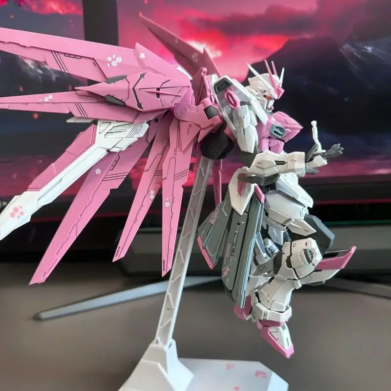 New Freshman Freedom Zgmf-X10a - مراجعة Model Kit Gundam Hg وسعره